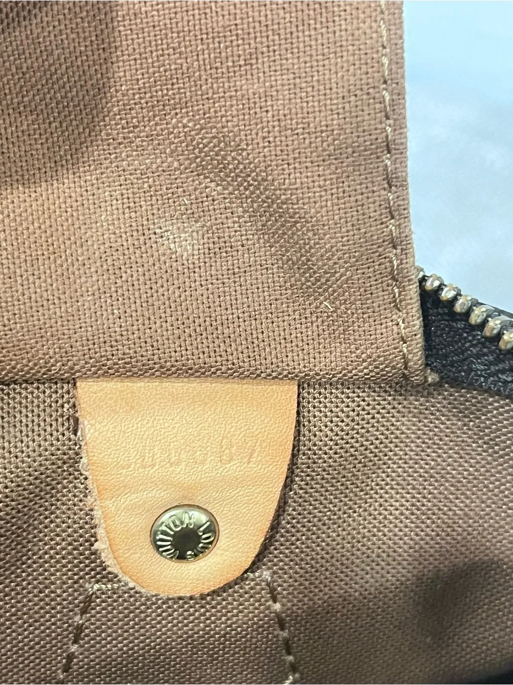 LOUIS VUITTON MONOGRAM SPEEDY 30 BAG.